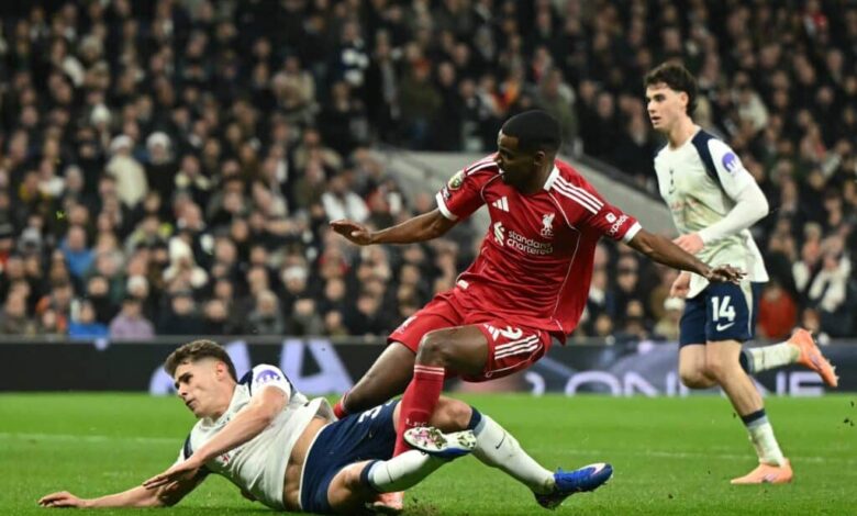 Mais caro da janela, Isak ficará afastado por 2 meses do Liverpool após cirurgia