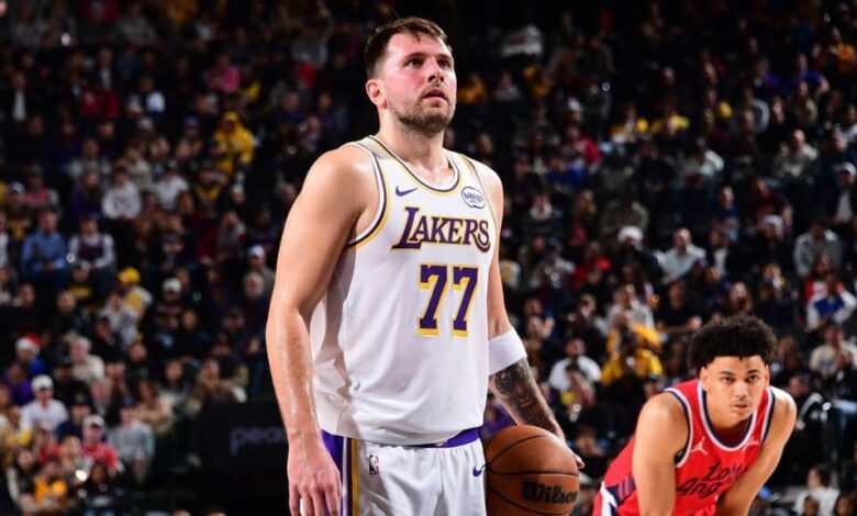 Lakers lose Luka Doncic to leg contusion vs. Clippers