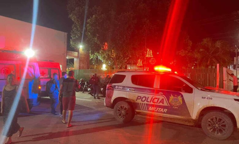 Parentes de idoso internado após AVC são baleados pela PM em PS do AC