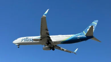 Pasażer próbował otworzyć drzwi samolotu. "Wszyscy zginiemy"