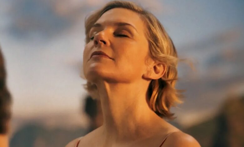 Pluribus Episode 9 - Season Finale Review, ‘La Chica o El Mundo’