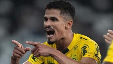 Lucas Ramon comemora gol do Mirassol sobre o Botafogo em jogo do Brasileirão