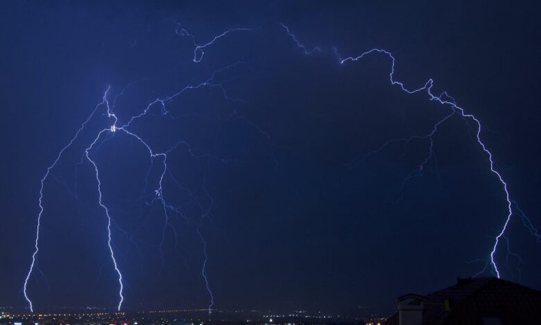Tempestade brutal formada no Paraguai vai atingir 352 cidades brasileiras e consequências poderão ser graves