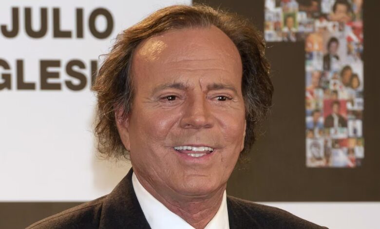 El PSOE pide al alcalde de Madrid retirar el título de Hijo Predilecto a Julio Iglesias