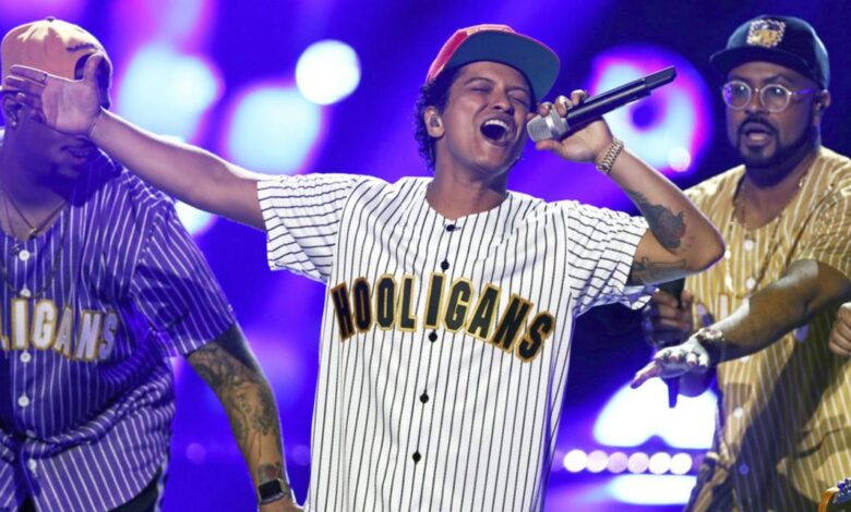 Bruno Mars announces Colorado stadium concert