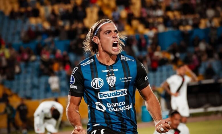 Atacante argentino Claudio Spinelli, do Independiente del Valle, é oferecido ao Vasco e está sendo analisado