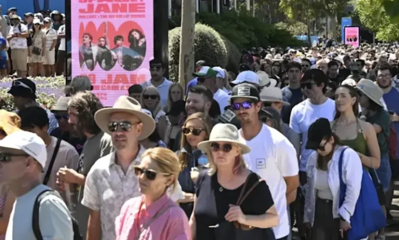Fans Demand Refunds Amid Entry Delays at Australian Open