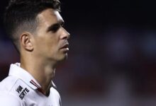 Oscar durante jogo entre São Paulo e Guarani pelo Paulistão