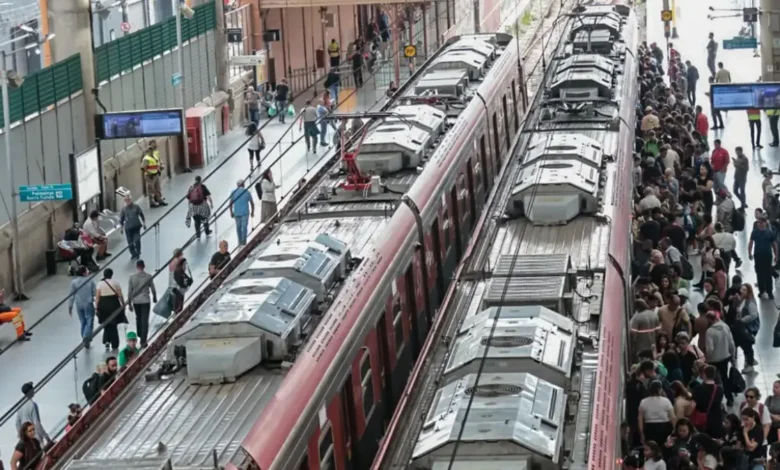 Greve na CPTM paralisa linhas 11, 12 e 13 em SP