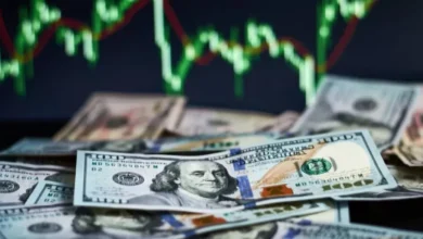 Dólar cai com Copom cortando Selic para 14%