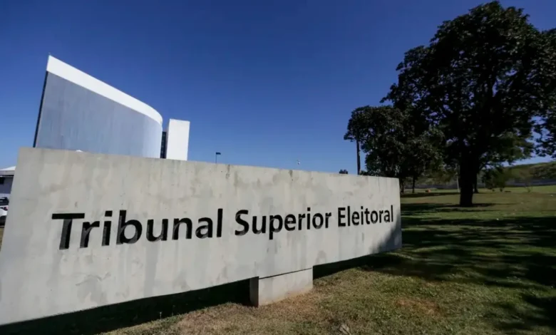 TSE cria conselho para monitorar IA e desinformação nas eleições