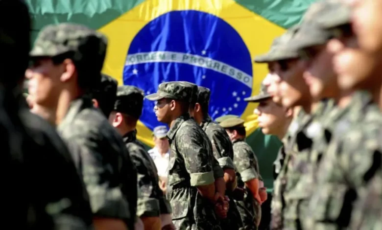 Coronel é condenado por livro que critica Exército