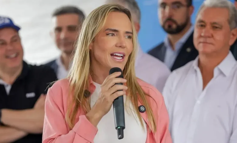 Celina Leão troca comando da Educação após queda no Ideb do DF