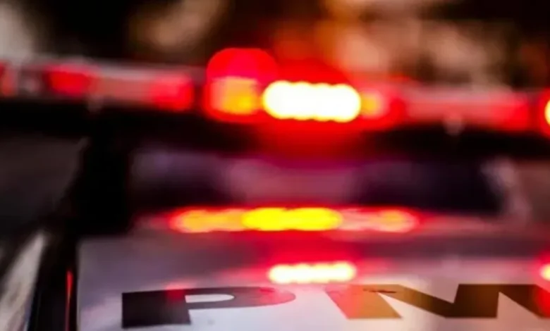 Policiais ficam feridos após viatura capotar na EPNB