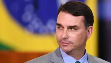Denunciante muda versão sobre acusação contra vice de Flávio