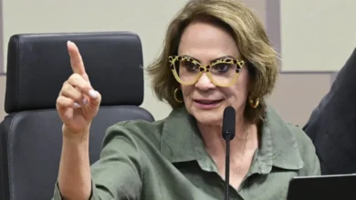Damares cobra fim da saidinha após detento matar filhas