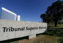 TSE suspende sistema após filiação indevida de Flávio Bolsonaro